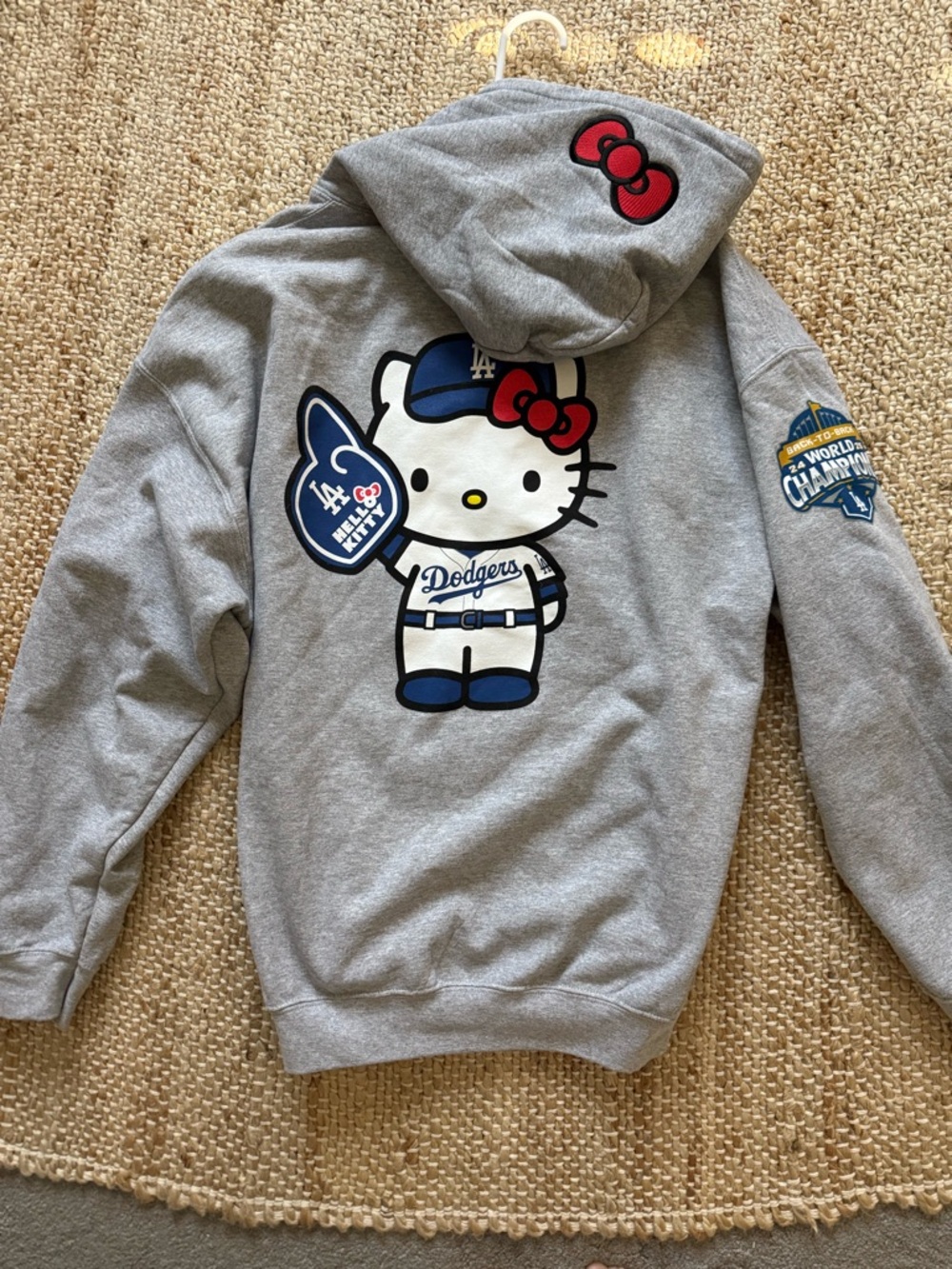 Hello Kitty Dodgers Night Sweatshirt XL 4/13/26 - Picture 2 of 4